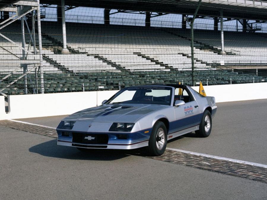  Chevrolet Camaro Z28 Indy 500 Pace Car 1982 года  (фото 2 из 7)